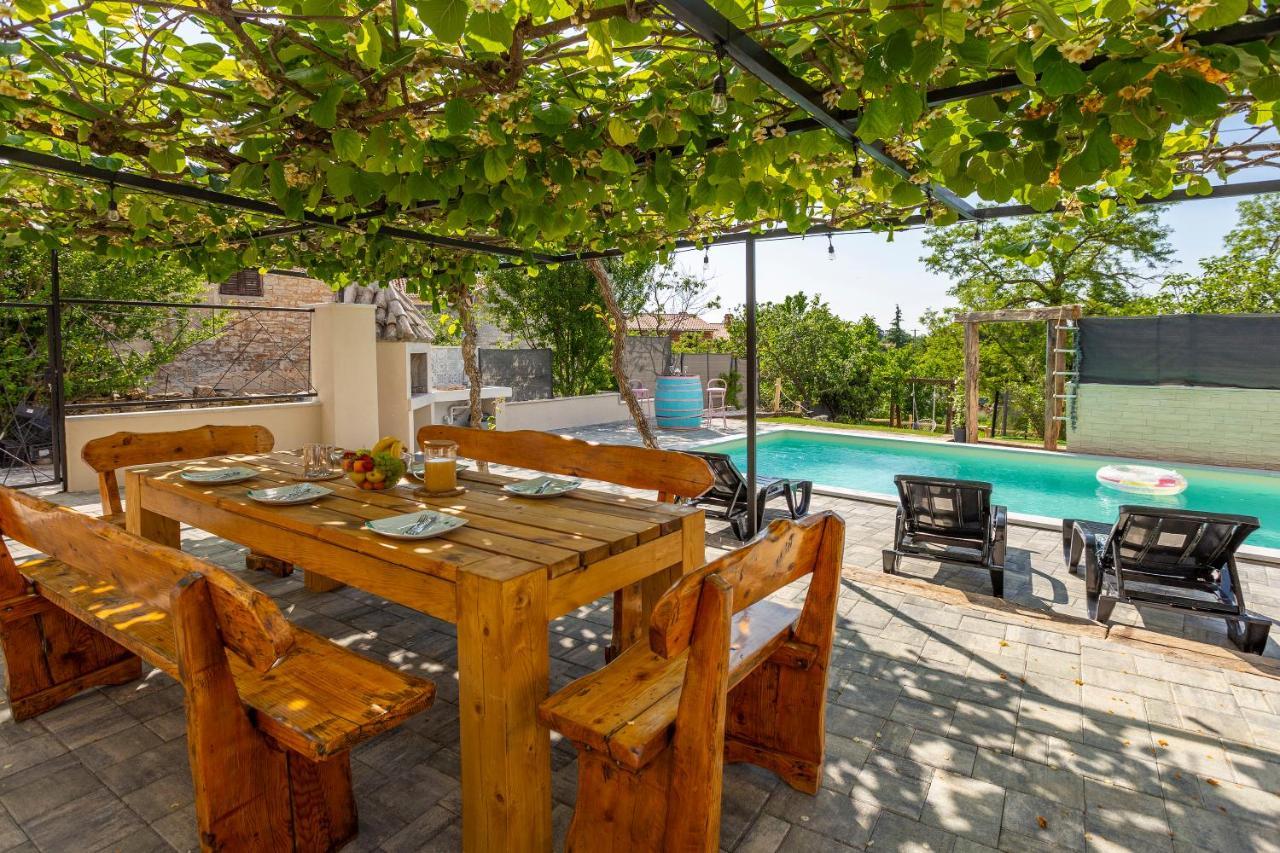 House With Pool Poli Stare Nuoni Villa Zminj Luaran gambar
